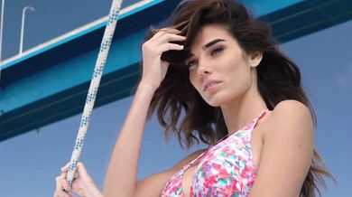 Afrika Bamabaataa & The Soulsonic Force - Planet Rock (1982)