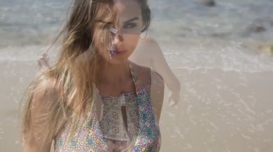 Elton John - Rocket Man (1972)