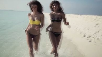 Queen - We Will Rock You (1977)